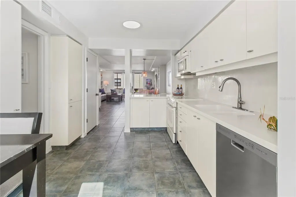 829 Bayport Way Longboat Key FL 34228