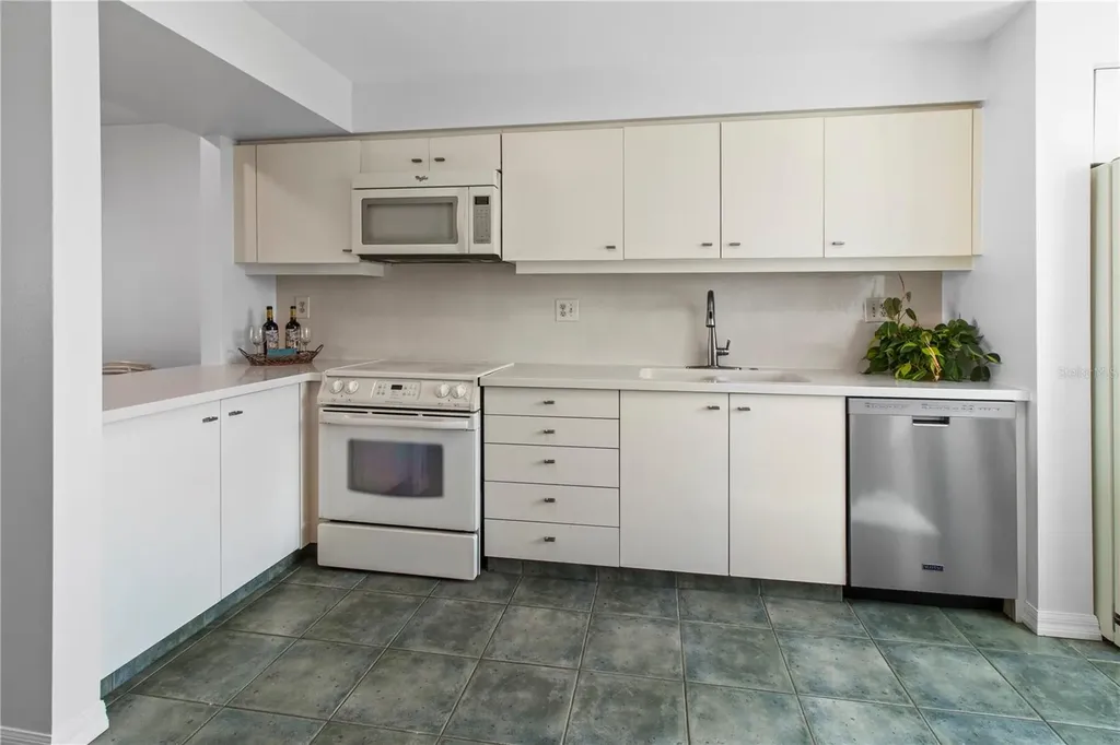 829 Bayport Way Longboat Key FL 34228