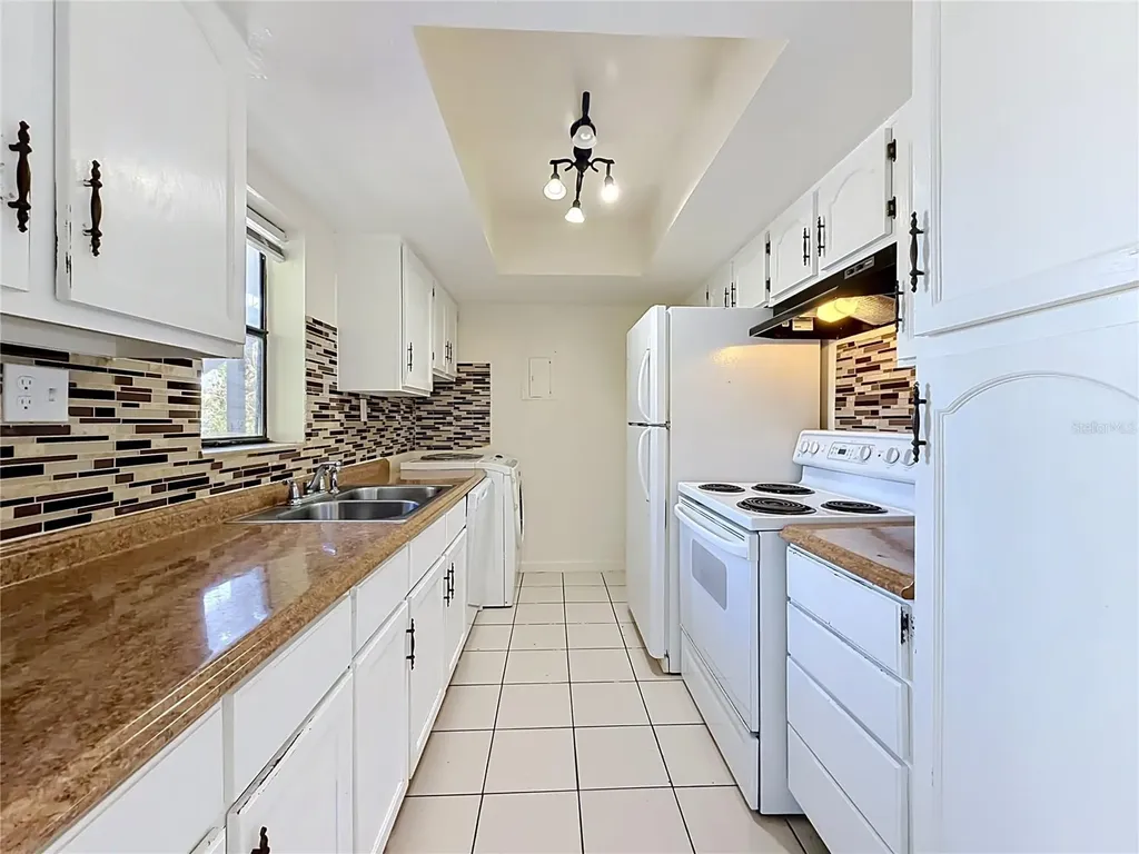 2636 Lemon Tree Lane Orlando FL 32839