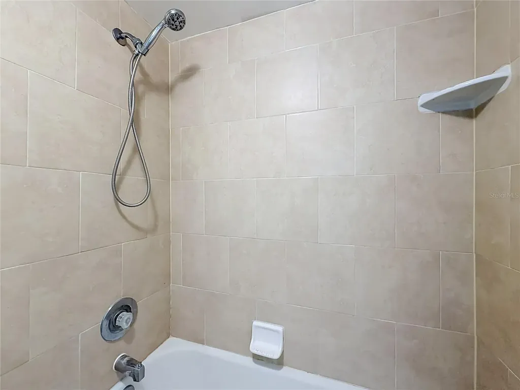 2636 Lemon Tree Lane Orlando FL 32839