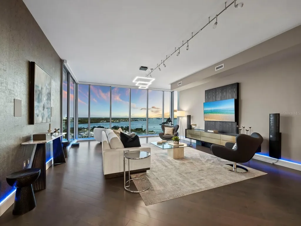 1155 N Gulfstream Avenue Sarasota FL 34236