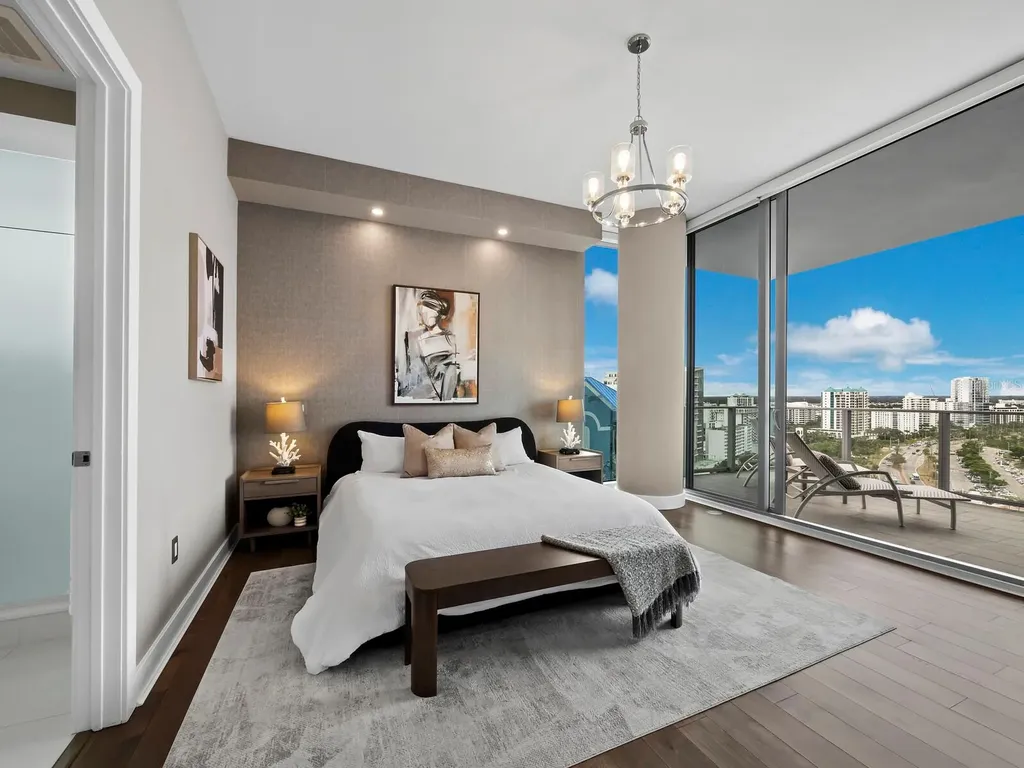 1155 N Gulfstream Avenue Sarasota FL 34236