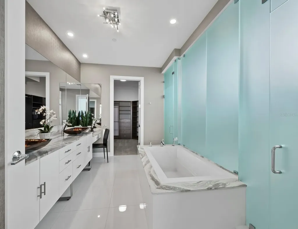 1155 N Gulfstream Avenue Sarasota FL 34236