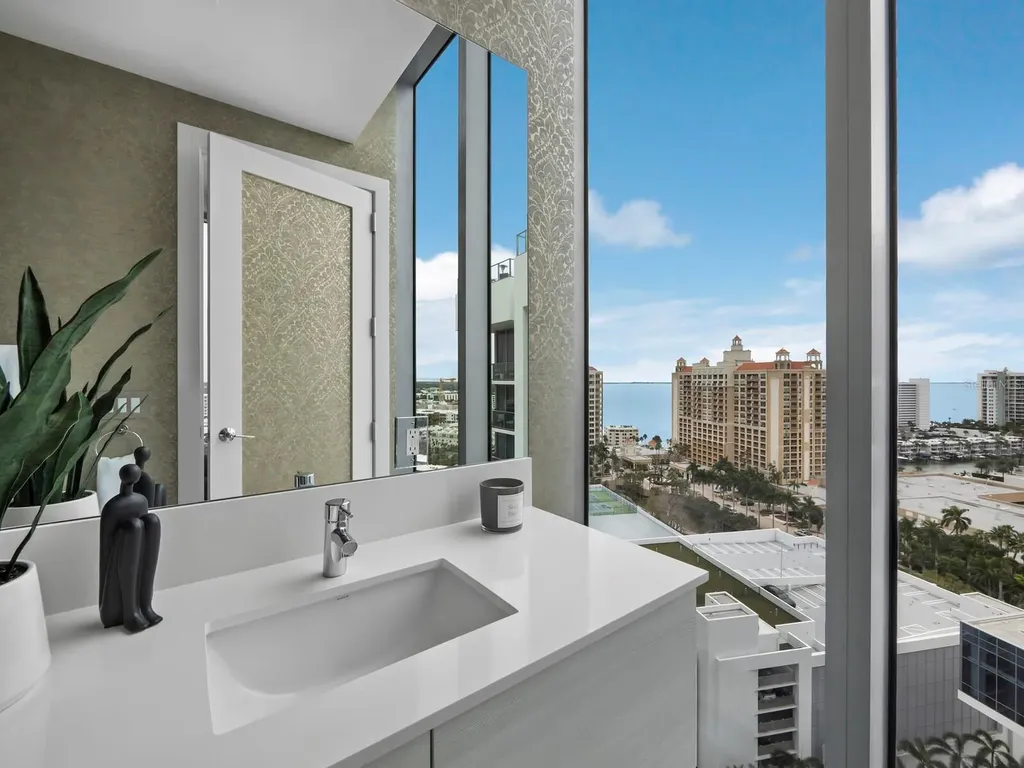 1155 N Gulfstream Avenue Sarasota FL 34236