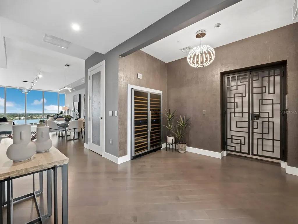 1155 N Gulfstream Avenue Sarasota FL 34236