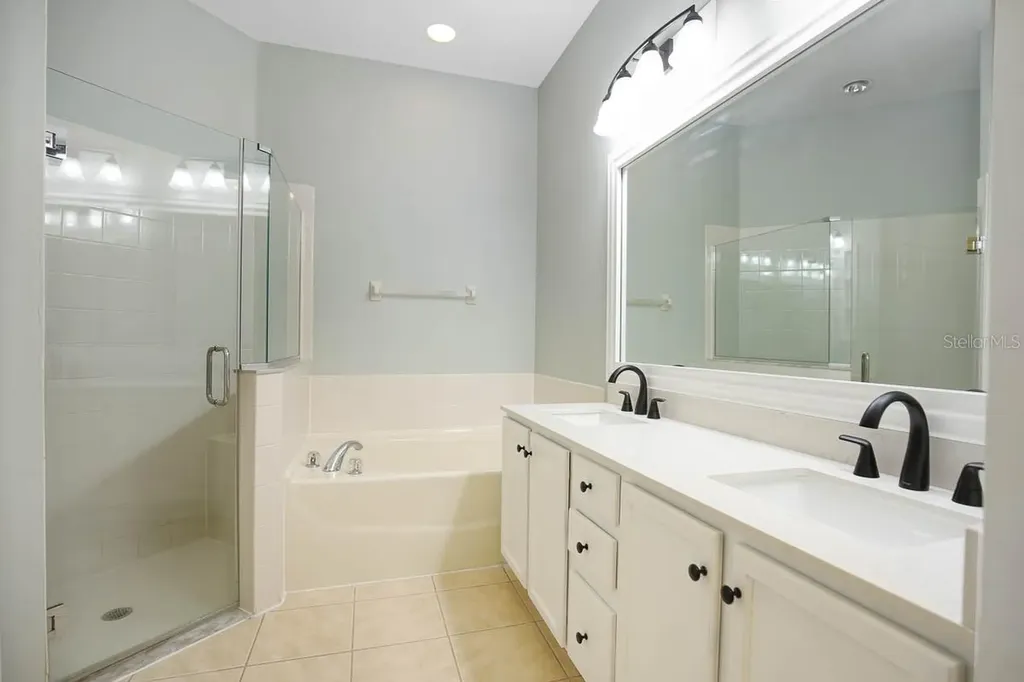 5922 Phoebenest Drive Lithia FL 33547