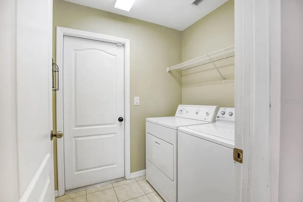5922 Phoebenest Drive Lithia FL 33547