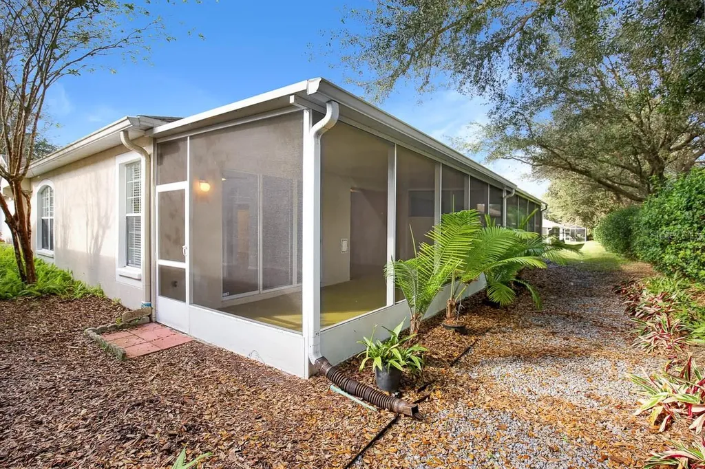5922 Phoebenest Drive Lithia FL 33547