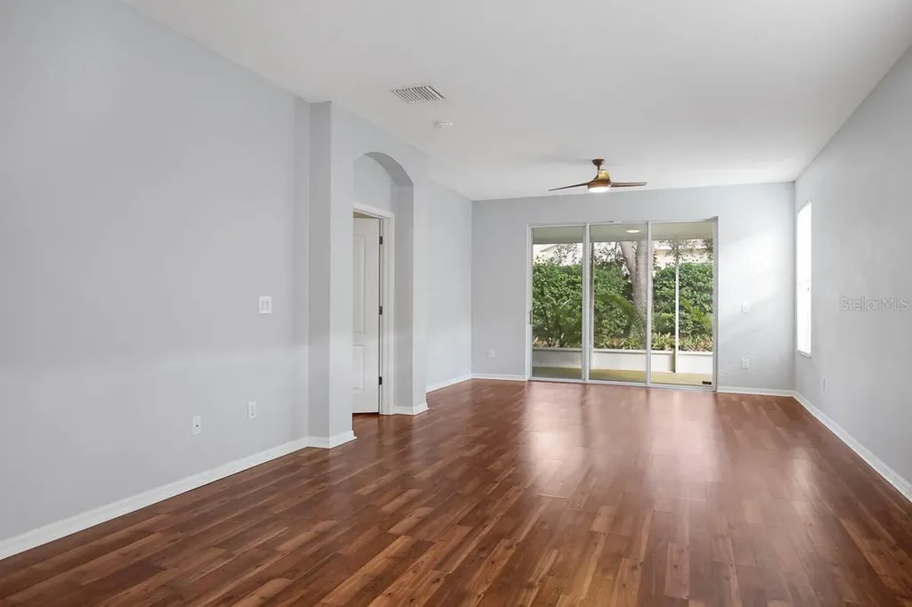 5922 Phoebenest Drive Lithia FL 33547
