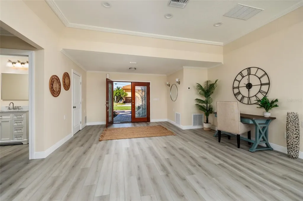 1440 Sea Gull Drive S St Petersburg FL 33707