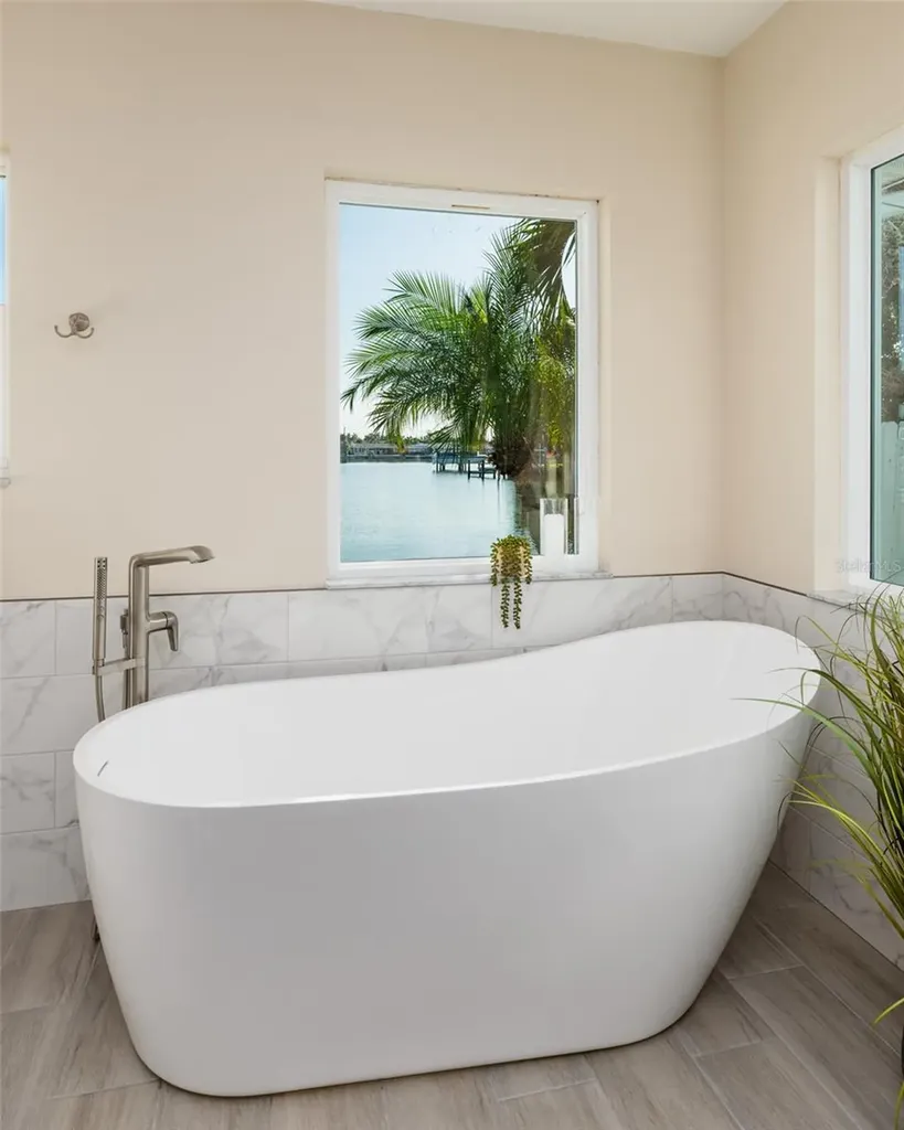 1440 Sea Gull Drive S St Petersburg FL 33707