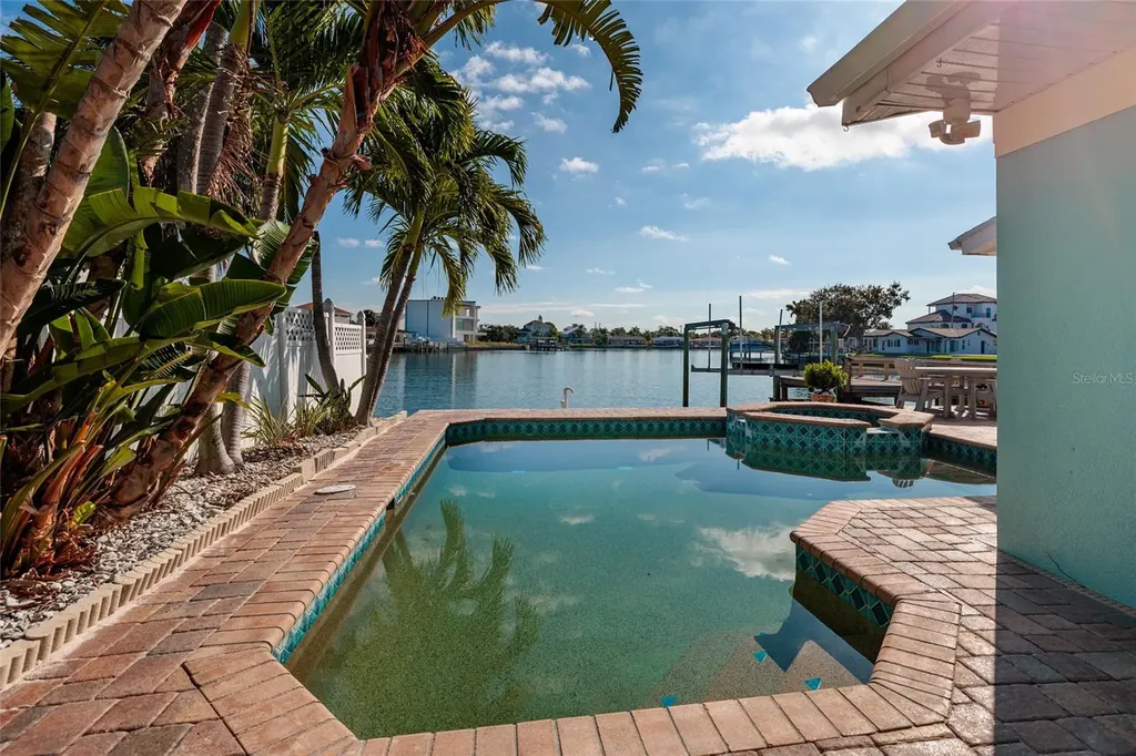 1440 Sea Gull Drive S St Petersburg FL 33707