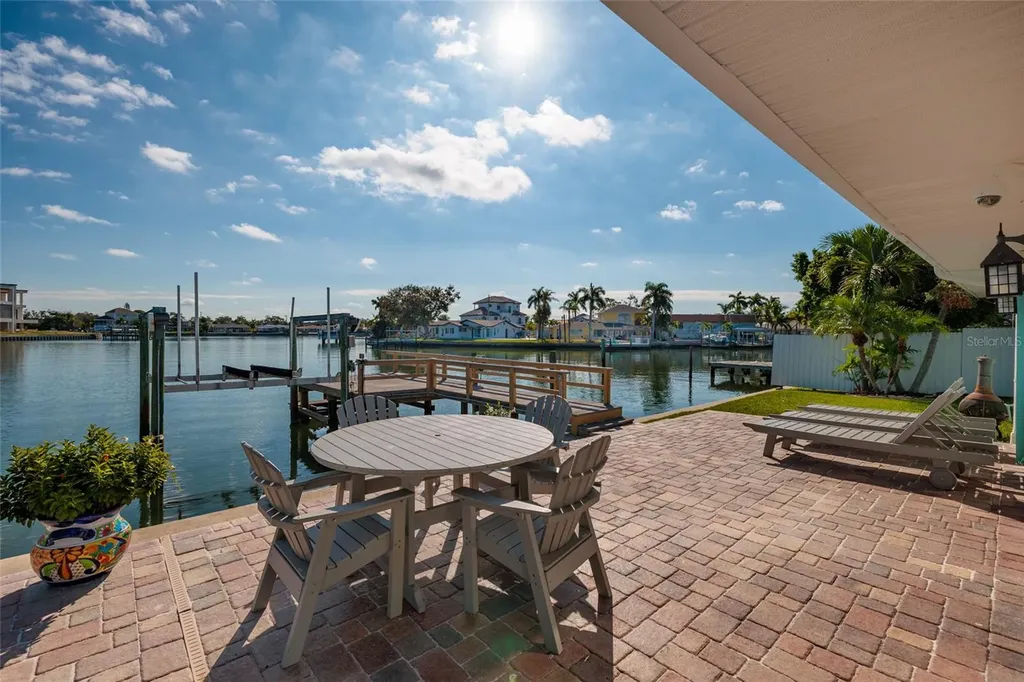 1440 Sea Gull Drive S St Petersburg FL 33707