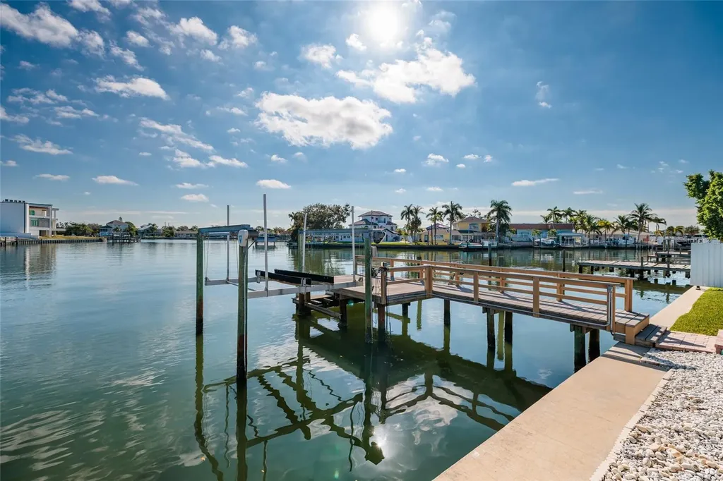 1440 Sea Gull Drive S St Petersburg FL 33707