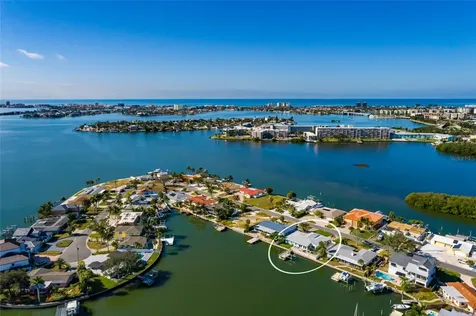 1440 Sea Gull Drive S St Petersburg FL 33707