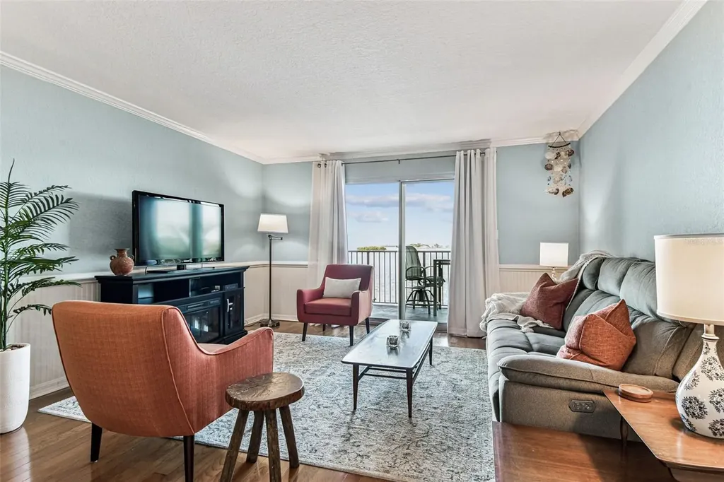 464 N Paula Drive Dunedin FL 34698