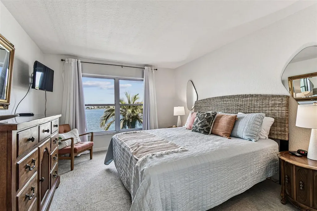 464 N Paula Drive Dunedin FL 34698