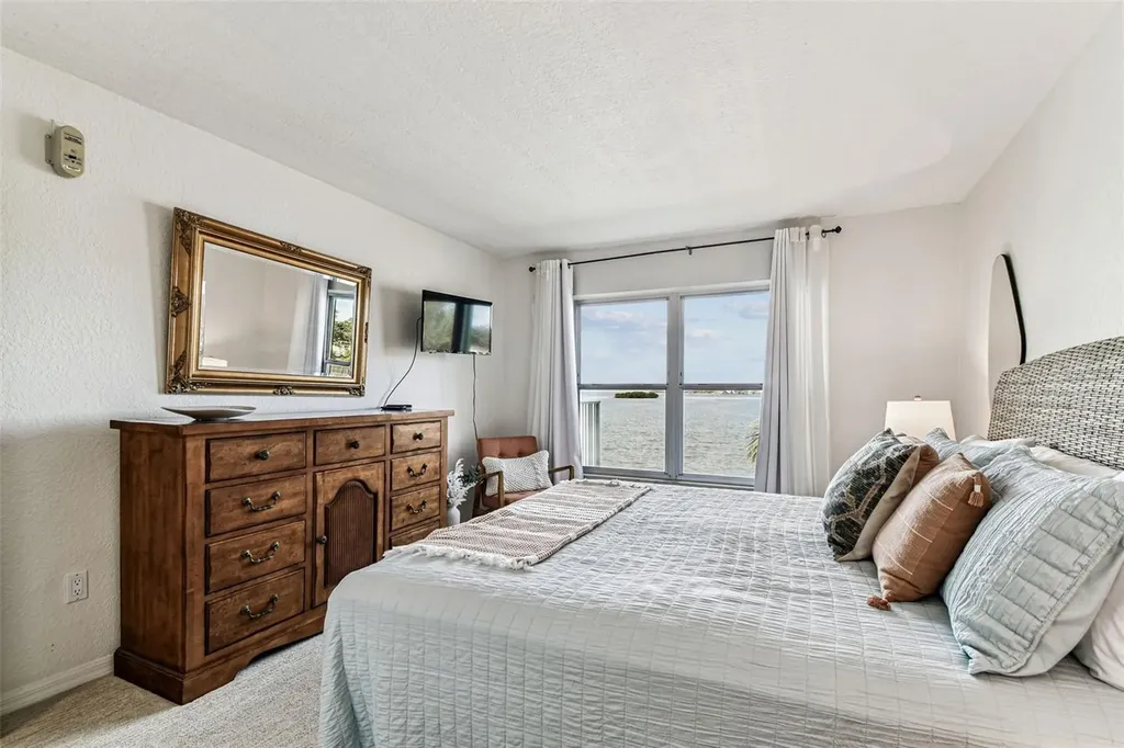 464 N Paula Drive Dunedin FL 34698