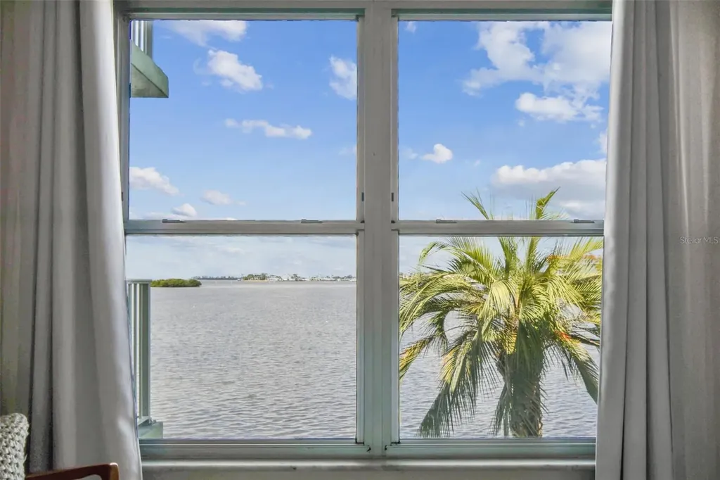 464 N Paula Drive Dunedin FL 34698