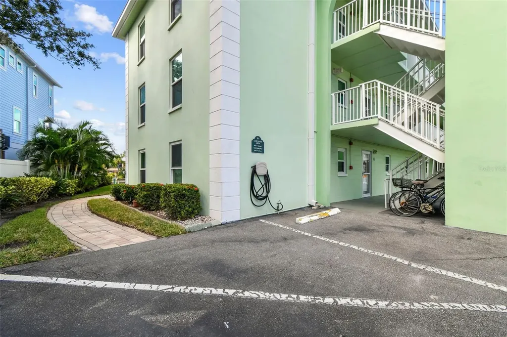 464 N Paula Drive Dunedin FL 34698