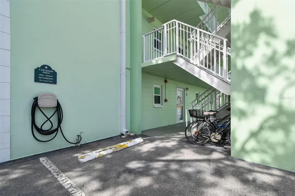 464 N Paula Drive Dunedin FL 34698