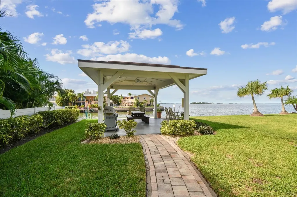 464 N Paula Drive Dunedin FL 34698