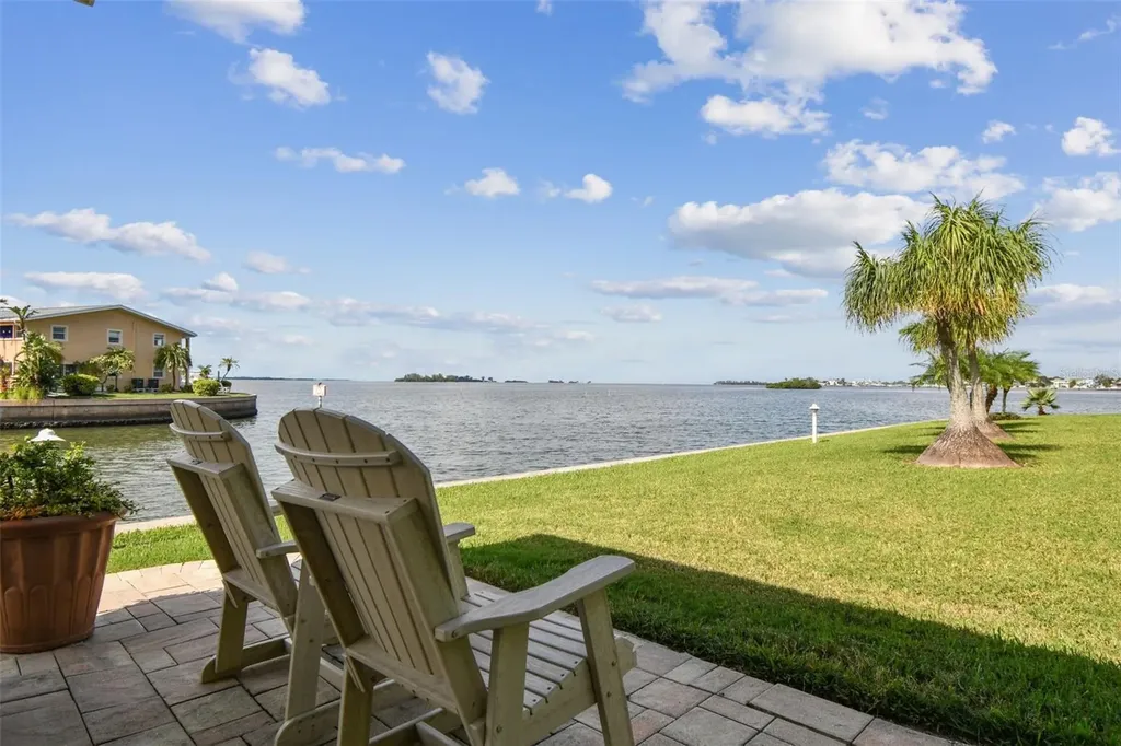 464 N Paula Drive Dunedin FL 34698