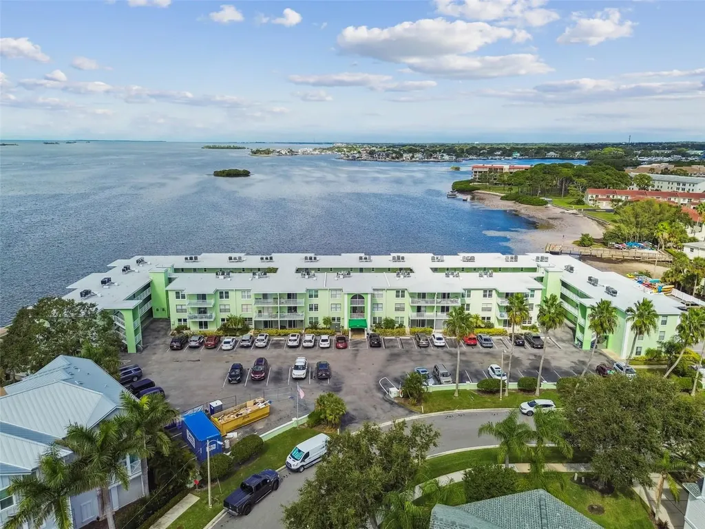 464 N Paula Drive Dunedin FL 34698