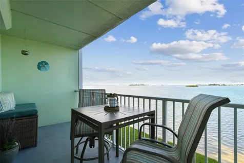 464 N Paula Drive Dunedin FL 34698