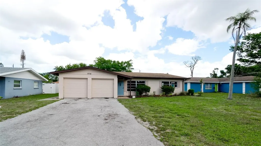 3704 17th Avenue W Bradenton FL 34205