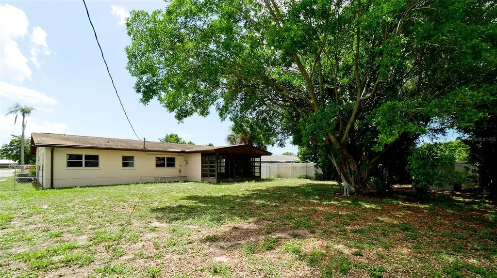 3704 17th Avenue W Bradenton FL 34205