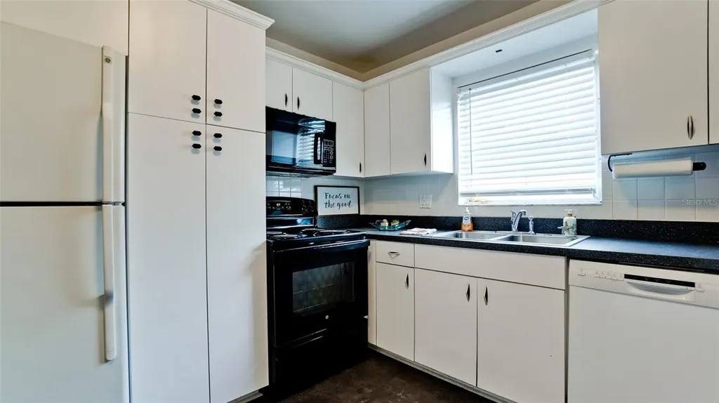 3704 17th Avenue W Bradenton FL 34205