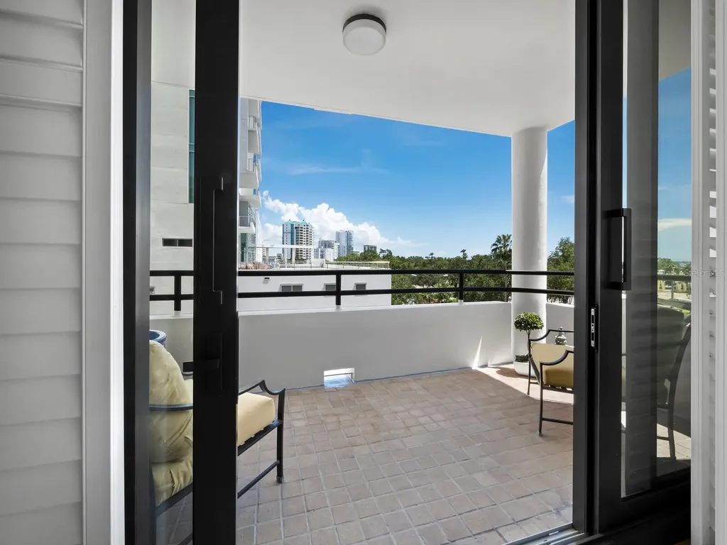 1255 N Gulfstream Avenue Sarasota FL 34236