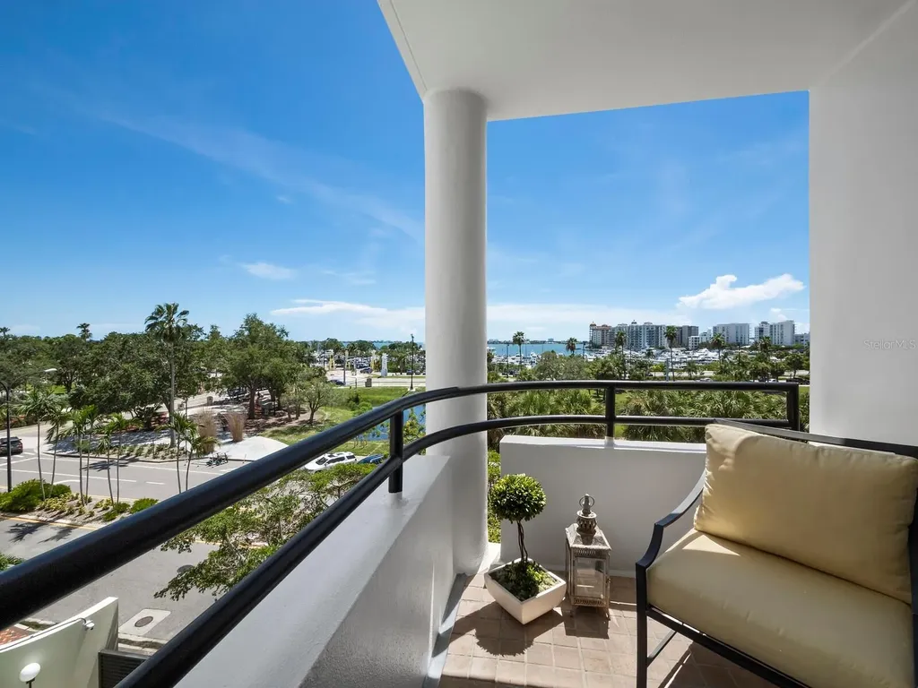 1255 N Gulfstream Avenue Sarasota FL 34236
