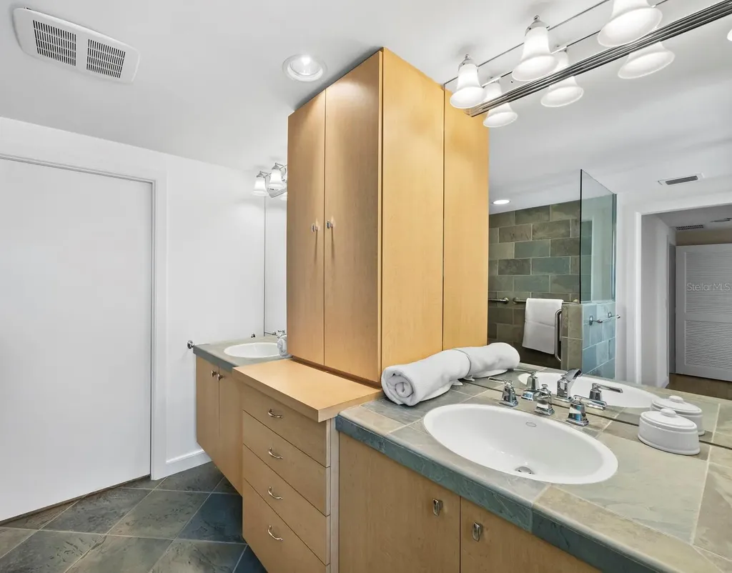 1255 N Gulfstream Avenue Sarasota FL 34236