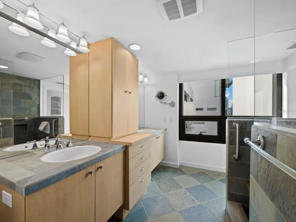 1255 N Gulfstream Avenue Sarasota FL 34236