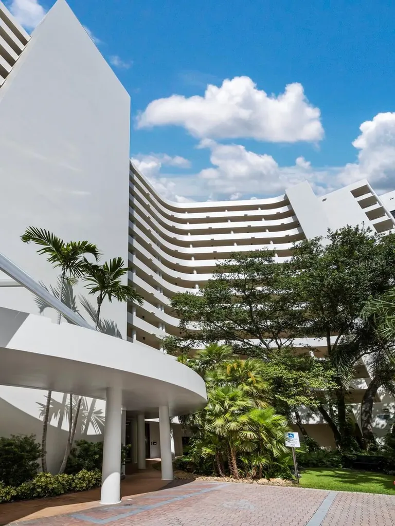 1255 N Gulfstream Avenue Sarasota FL 34236