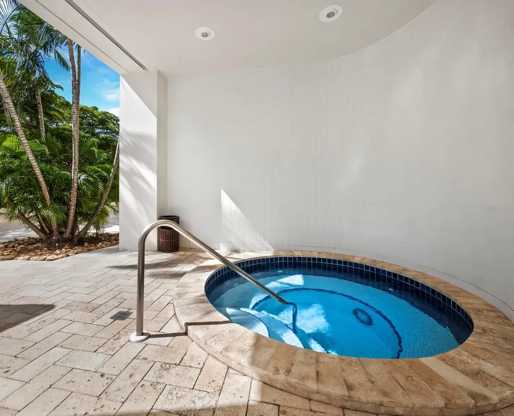 1255 N Gulfstream Avenue Sarasota FL 34236