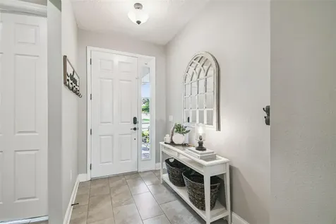 2019 Panoramic Circle Apopka FL 32703