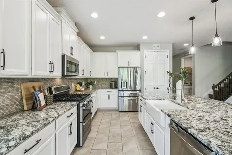 2019 Panoramic Circle Apopka FL 32703