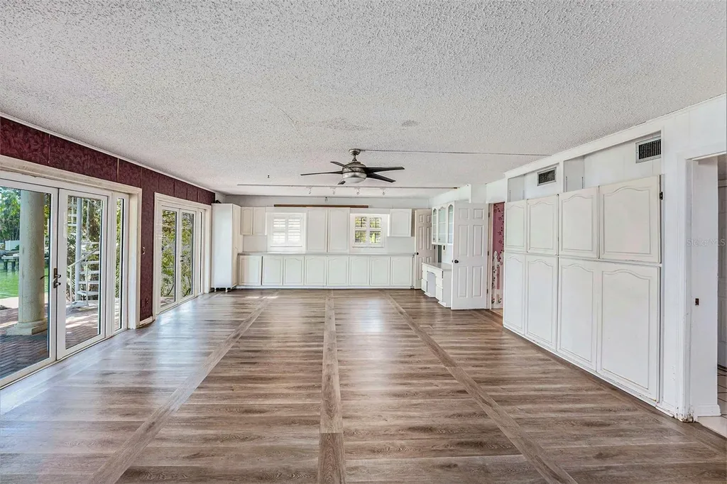 5903 Bimini Way N St Pete Beach FL 33706
