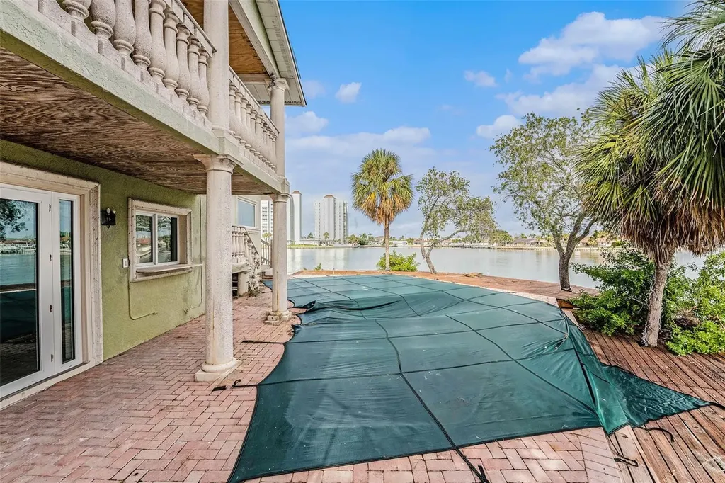 5903 Bimini Way N St Pete Beach FL 33706