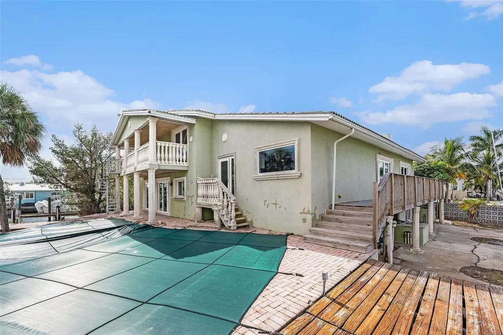 5903 Bimini Way N St Pete Beach FL 33706