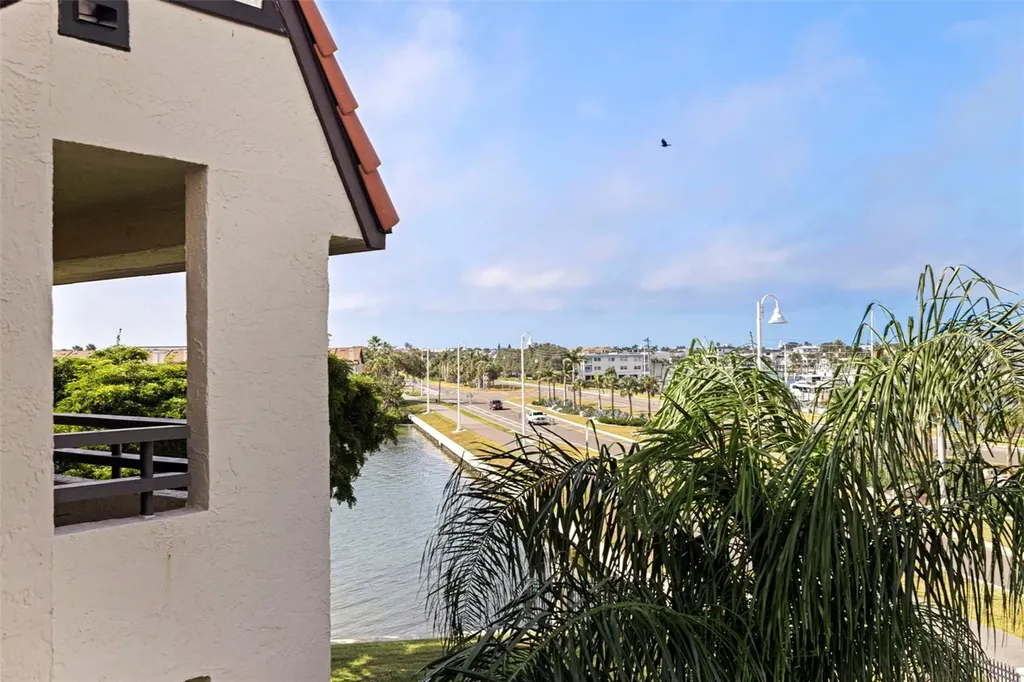 106 1st Street E Tierra Verde FL 33715