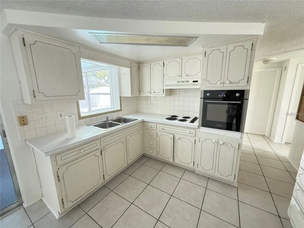 4233 Darlington Road Holiday FL 34691
