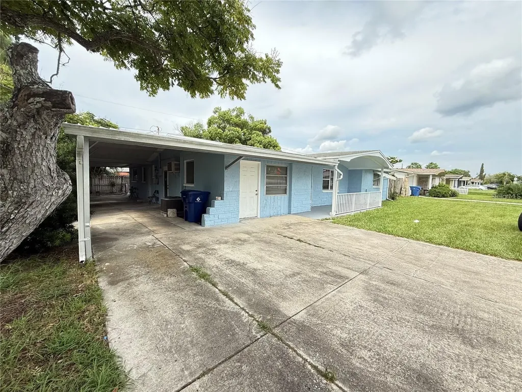 4233 Darlington Road Holiday FL 34691