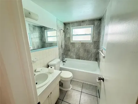 4233 Darlington Road Holiday FL 34691