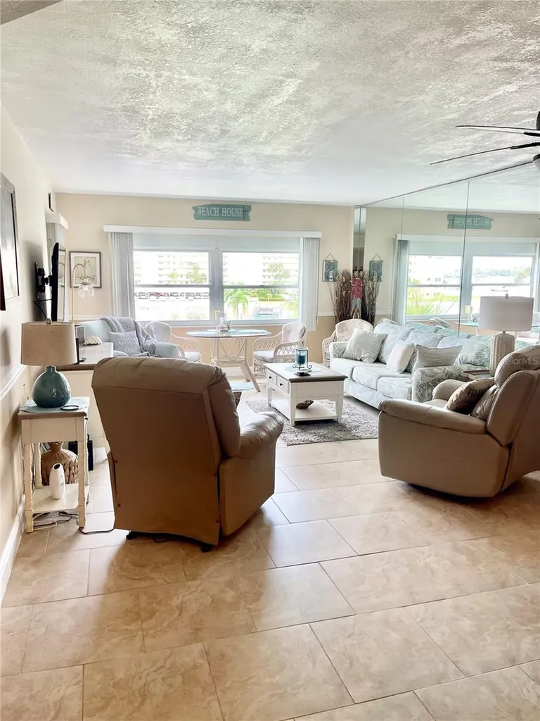 4650 Cove Circle St Petersburg FL 33708
