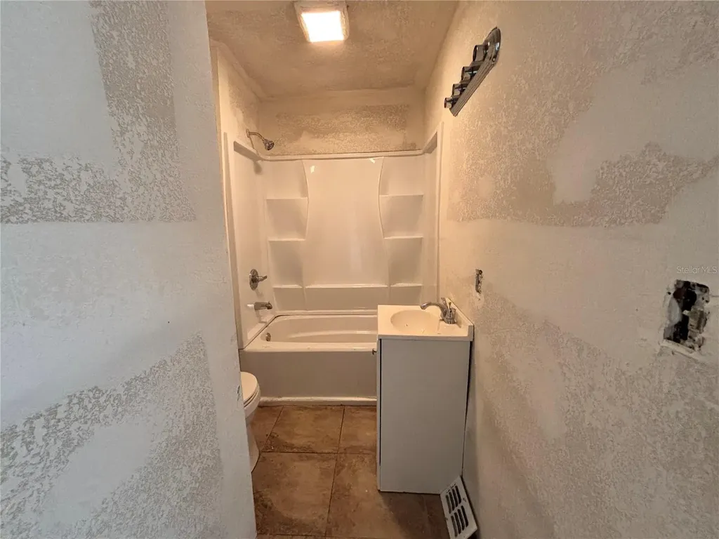 1020 E Main Street Haines City FL 33844