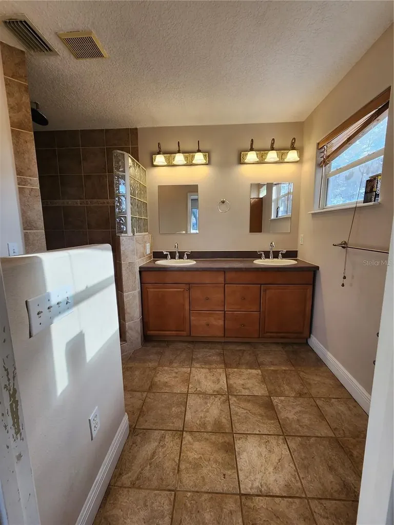 24247 Wolf Branch Road Sorrento FL 32776